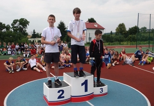 Wakacyjne złote medale   dla lekkoatlet&oacute;w z Legnicy